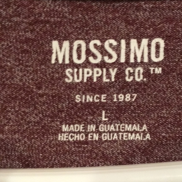 Burgundy red t shirt - Picture 3 of 3